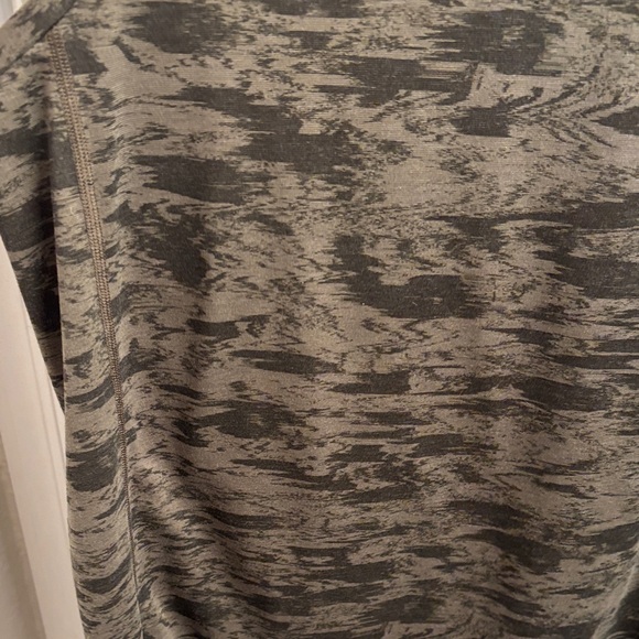 Men's Prana Mission Trails Tank Olive Camouflage Sleeveless Shirt - Picture 3 of 10